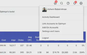 1. Haz clic en el icono de engranaje en la parte superior derecha después de iniciar sesión en Optmyzr. Selecciona 'Configuración y Usuarios'.